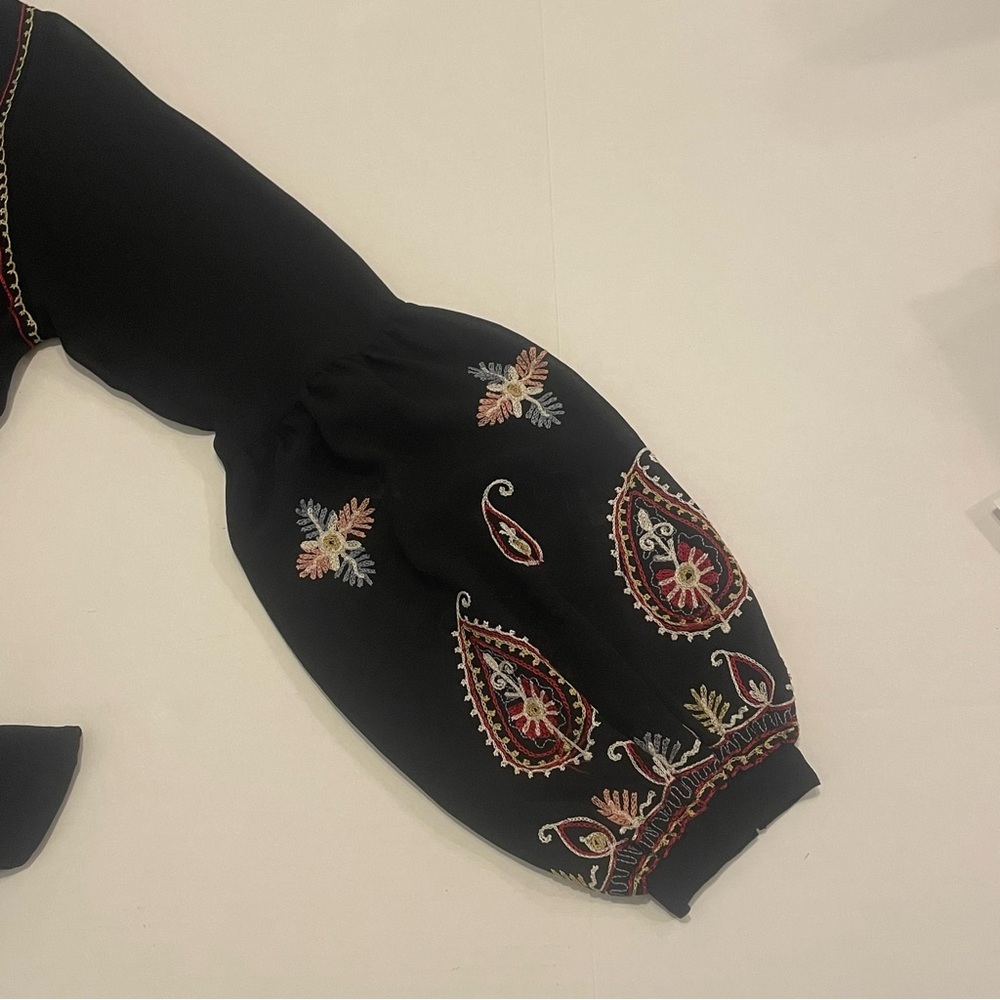 Love Sam Black Embroidered Blouse, size XS. No tag for material. Pre-owned. - Picture 6 of 11
